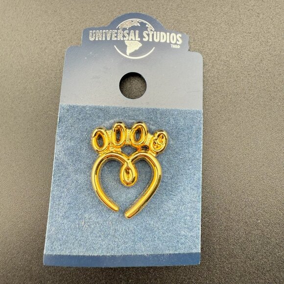 Universal Studios The Secret Life Of Pets 2018 Metal Heart Paw Enamel Pin Badge - Picture 1 of 6